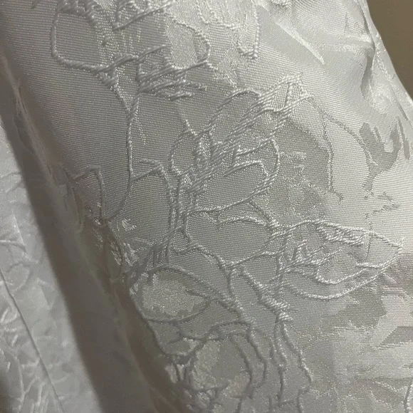 Pretty White Dress - Picture 2 of 9